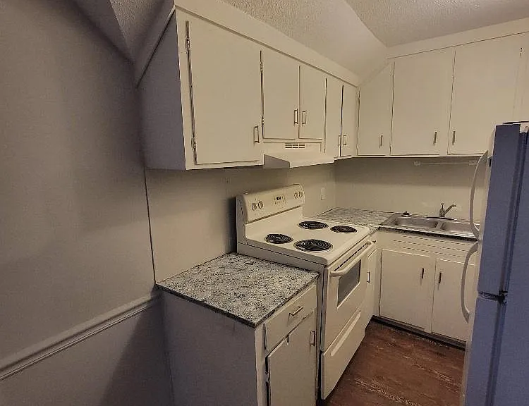 19 W Grady St #9 — Photo 6