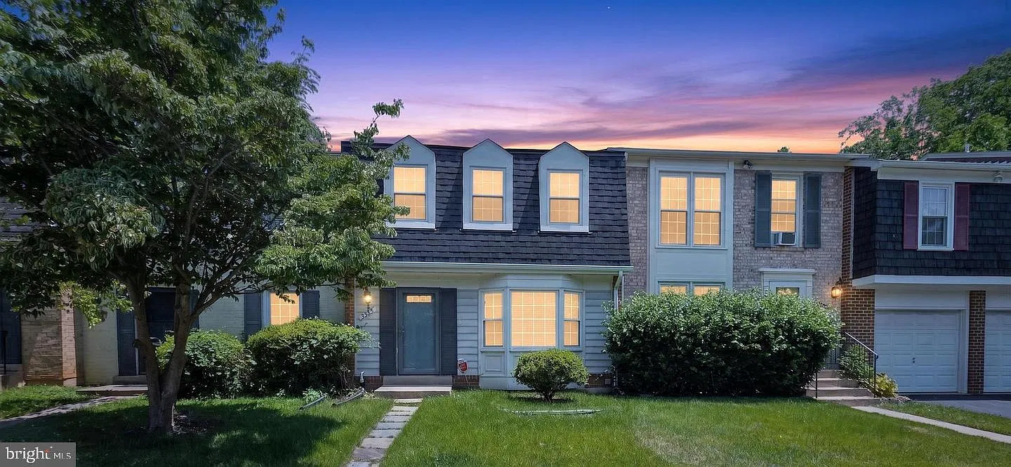 3 bed, 2.5 bath, 1722 sqft, $2,800 — Photo 1