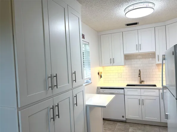 34 Pine Arbor Lane #203, Vero Beach, FL 32962