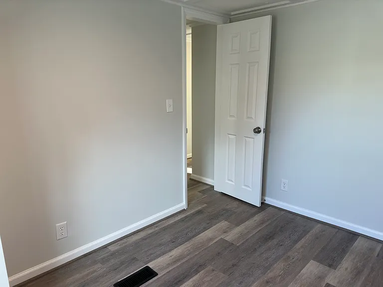 72 Rolandale Ln — Photo 18