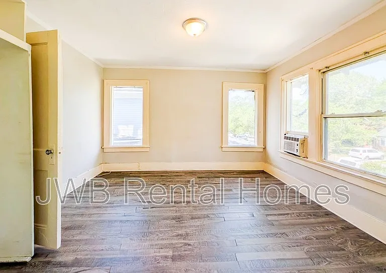 2022 Dellwood Ave #2 — Photo 11