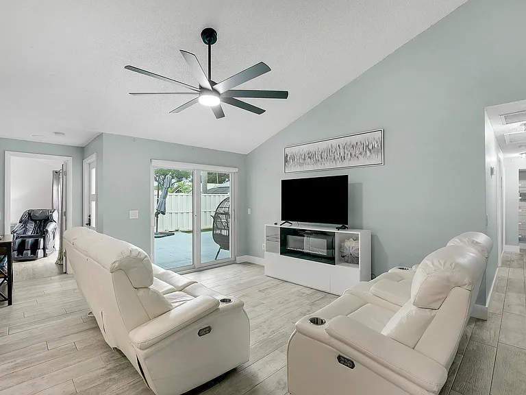 5653 Golden Eagle Cir — Photo 9