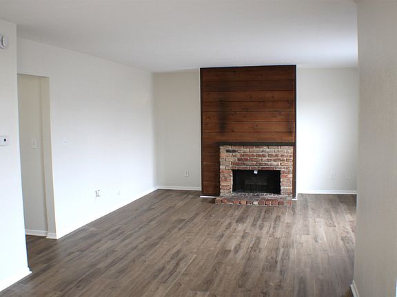 2nd image of 2827 SW Prairie Rd APT 36