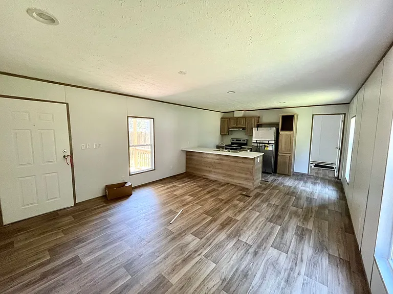 226 Old Airport Rd — Photo 32