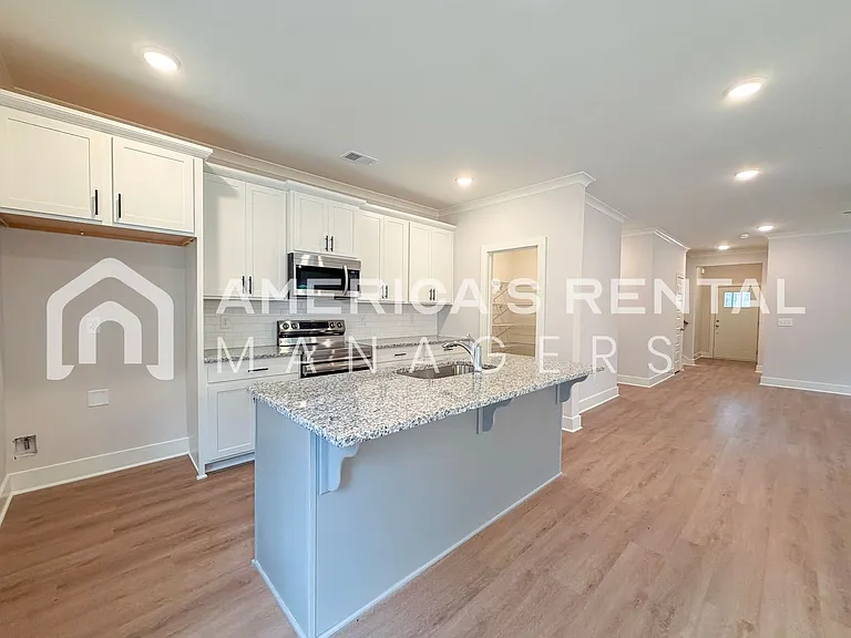 101 Townmoor Ln — Photo 16