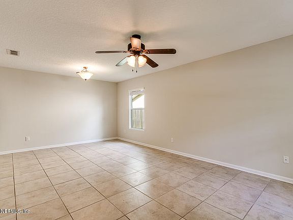 4th image of 2034 Ashland St