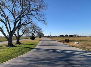 211 Brahman Trl, Angleton, TX 77515