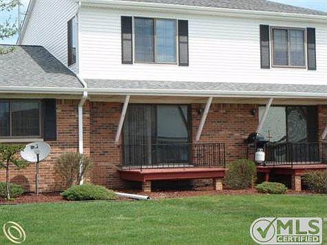 125 Cuttle D23 - deck area.JPG