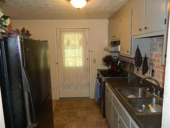 3rd image of 2310 Fulbourne Dr