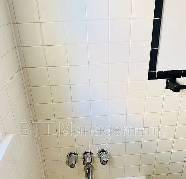 8505 Greenwood Ave #302 — Photo 24