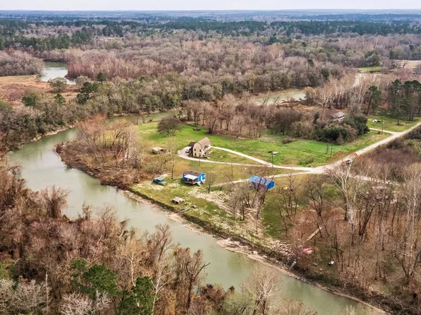 239 Fishermans Trl, Huntsville, TX 77320