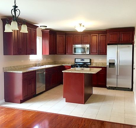 3rd image of 304 Windridge Dr