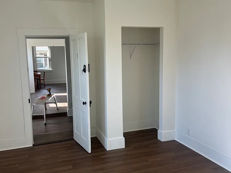 220 N Front St — Photo 3