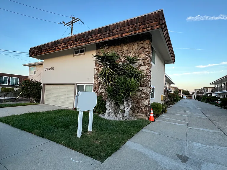 25840 Oak St — Photo 2