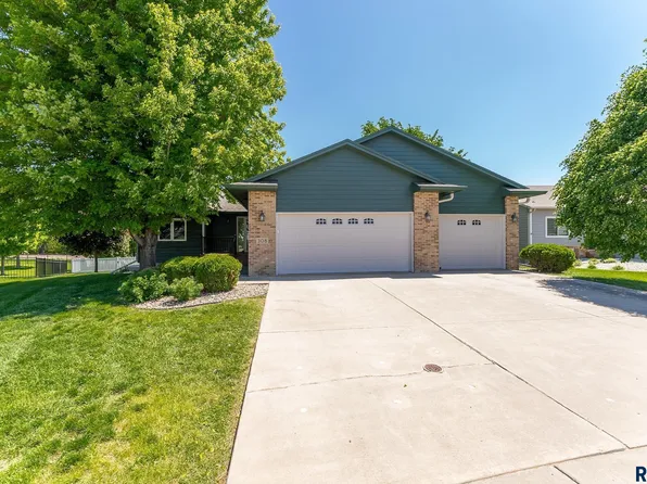 308 Prairie Cir, Harrisburg, SD 57032