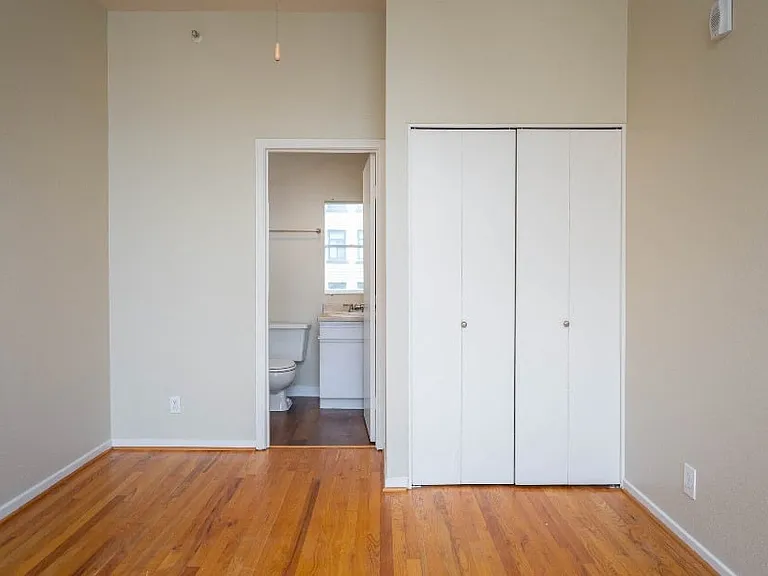 Maurice Dear Apartments — Photo 10