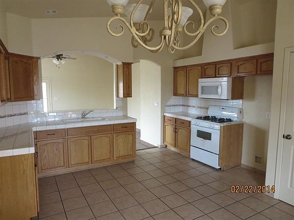 4th image of 546 N Fuentes Dr