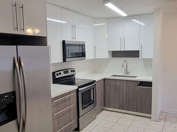 5th image of 2245 Sheridan Street