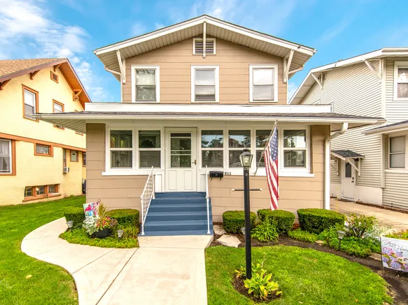 911 Richmond St, Joliet, IL 60435