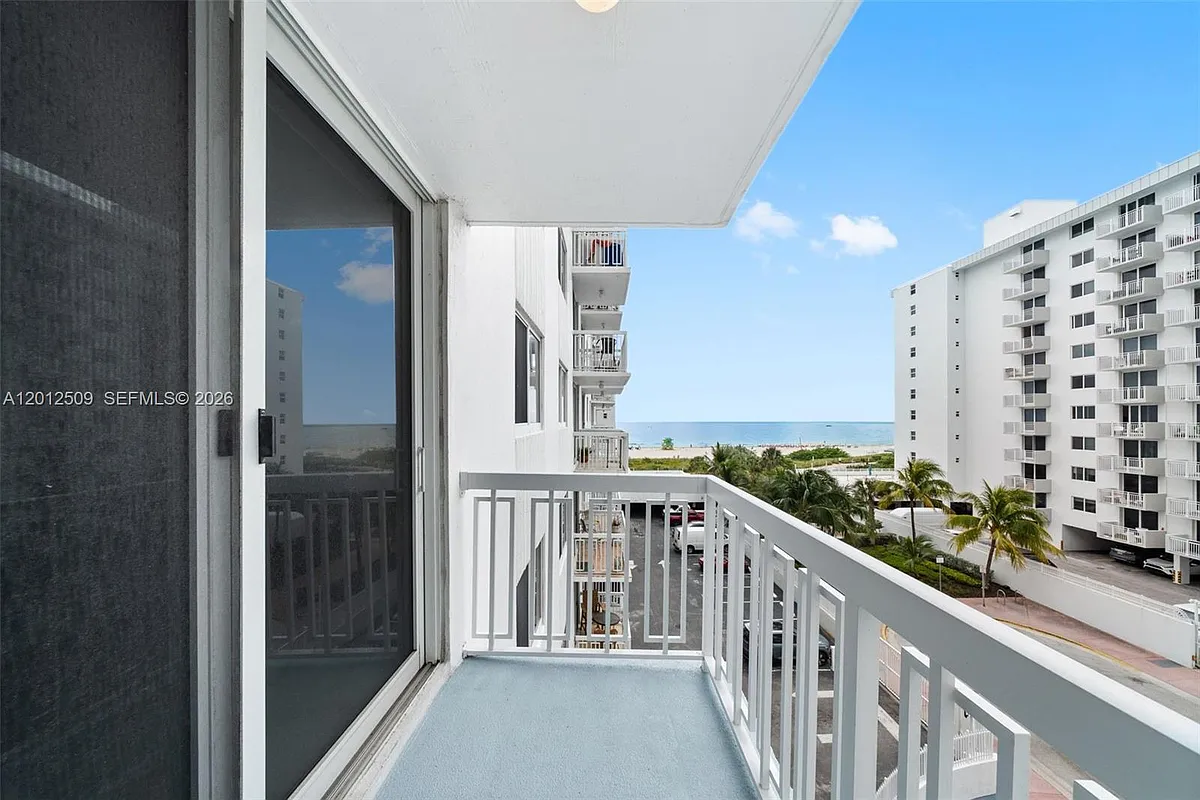 Building Photo - 401 Ocean Dr #509