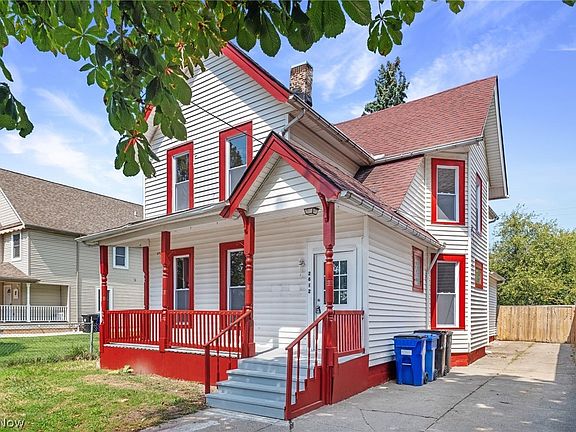 3rd image of 2612 Daisy Ave