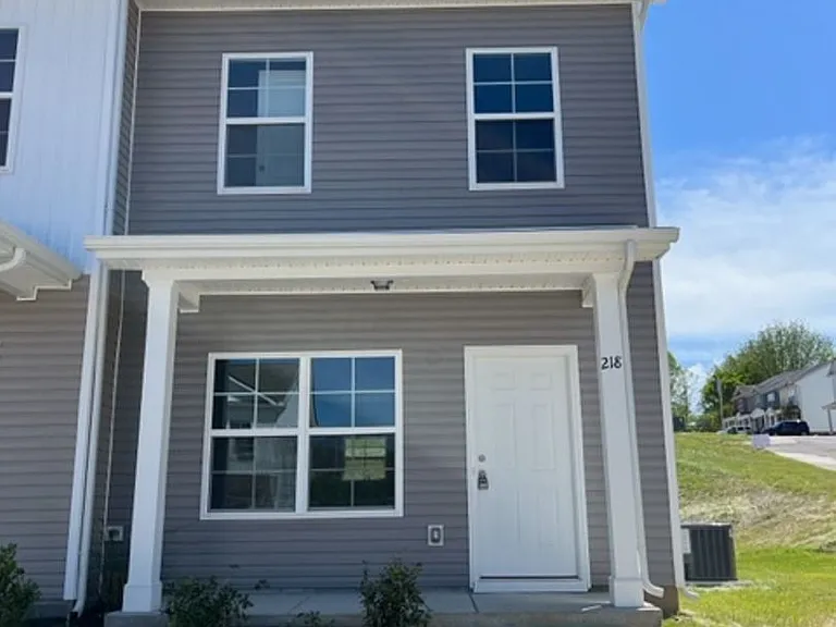 218 Tara Ct — Photo 1