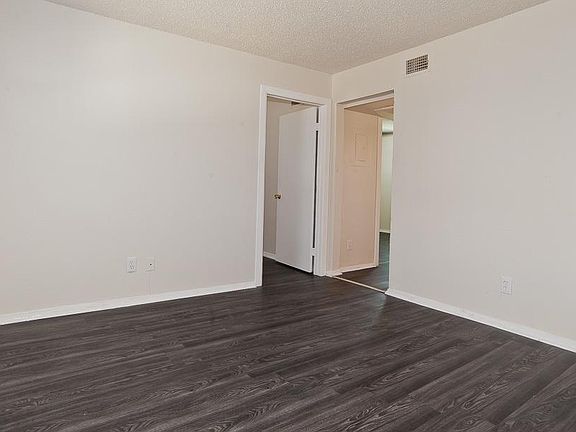 2nd image of 2618 Jeffries St APT 103