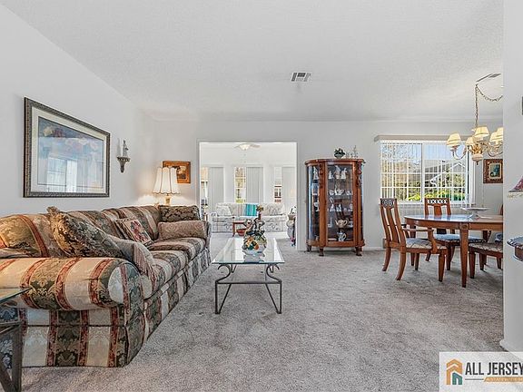 5th image of 853 Ardmore Rd