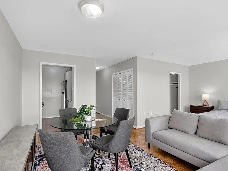 10401 Grosvenor Pl #808 — Photo 12