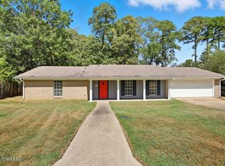 23 Fox Glen Cir, Brandon, MS 39042