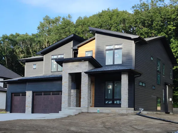 85 Eskir Ln, Crown Point, IN 46307