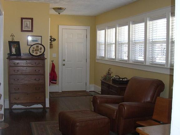 Sitting Room / Office 16'x9'