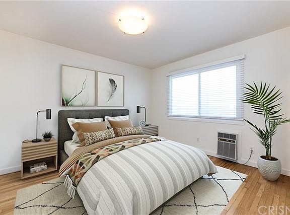 4th image of 1223 N Crescent Heights Blvd