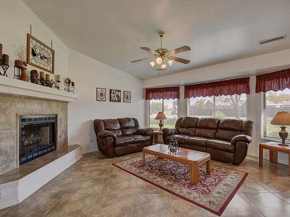 4th image of 3734 N Sharon Dr