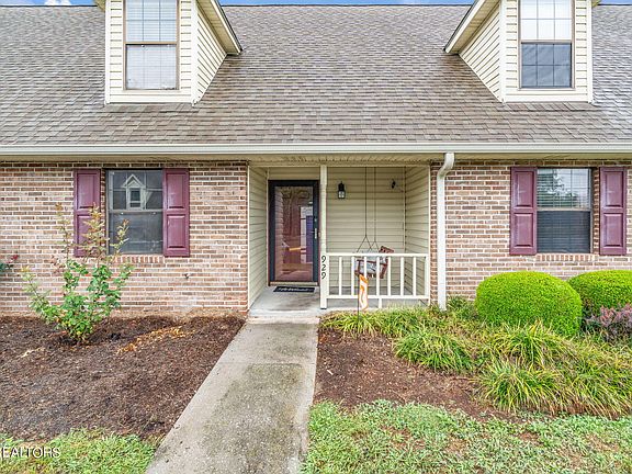 3rd image of 929 Bradley Bell Dr