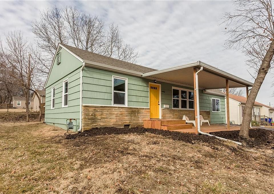 1st image of 6412 Larsen Ln