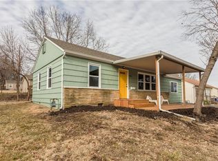 6412 Larsen Ln, Shawnee, KS 66203