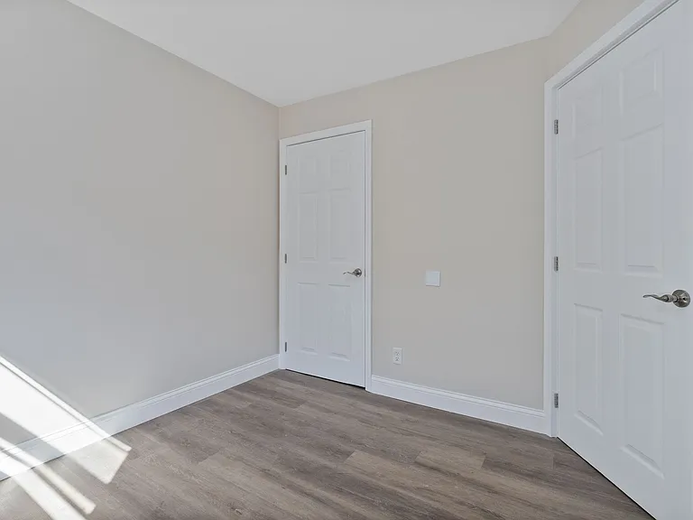 464 E Norwich Ave #D — Photo 5
