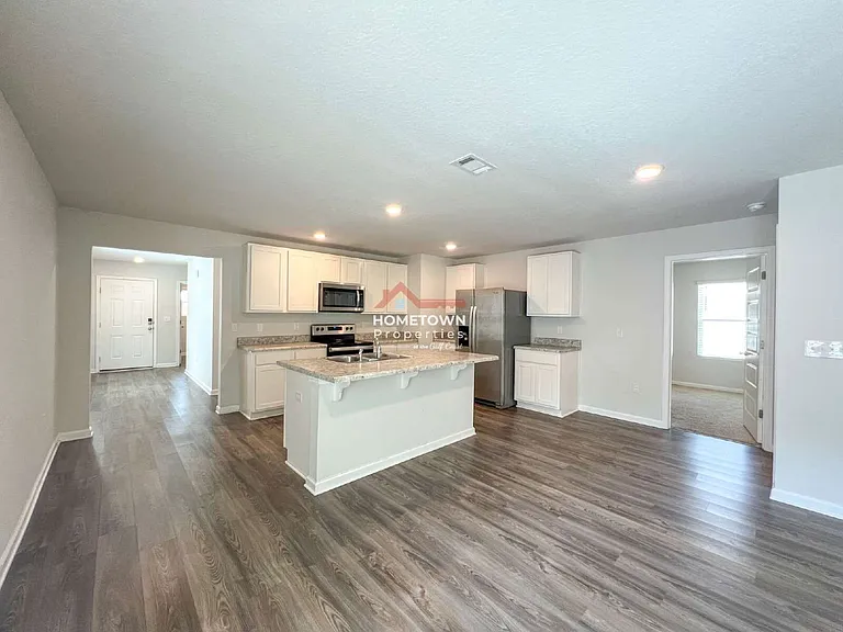 5257 Peach Dr — Photo 3
