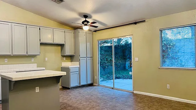 3 bed, 1491 sqft, $2,795 — Photo 2
