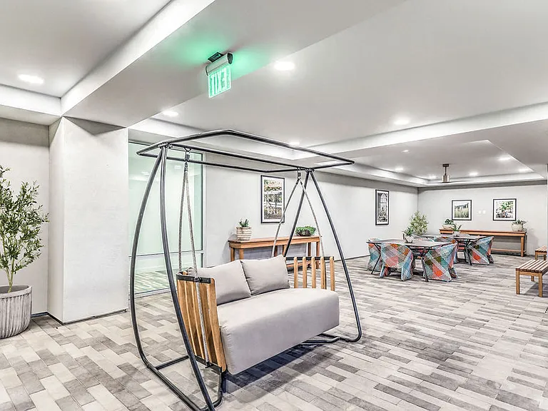 Ariva Luxury Residences — Photo 23