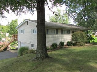 303 Taylor Ln, Saint Clairsville, OH 43950