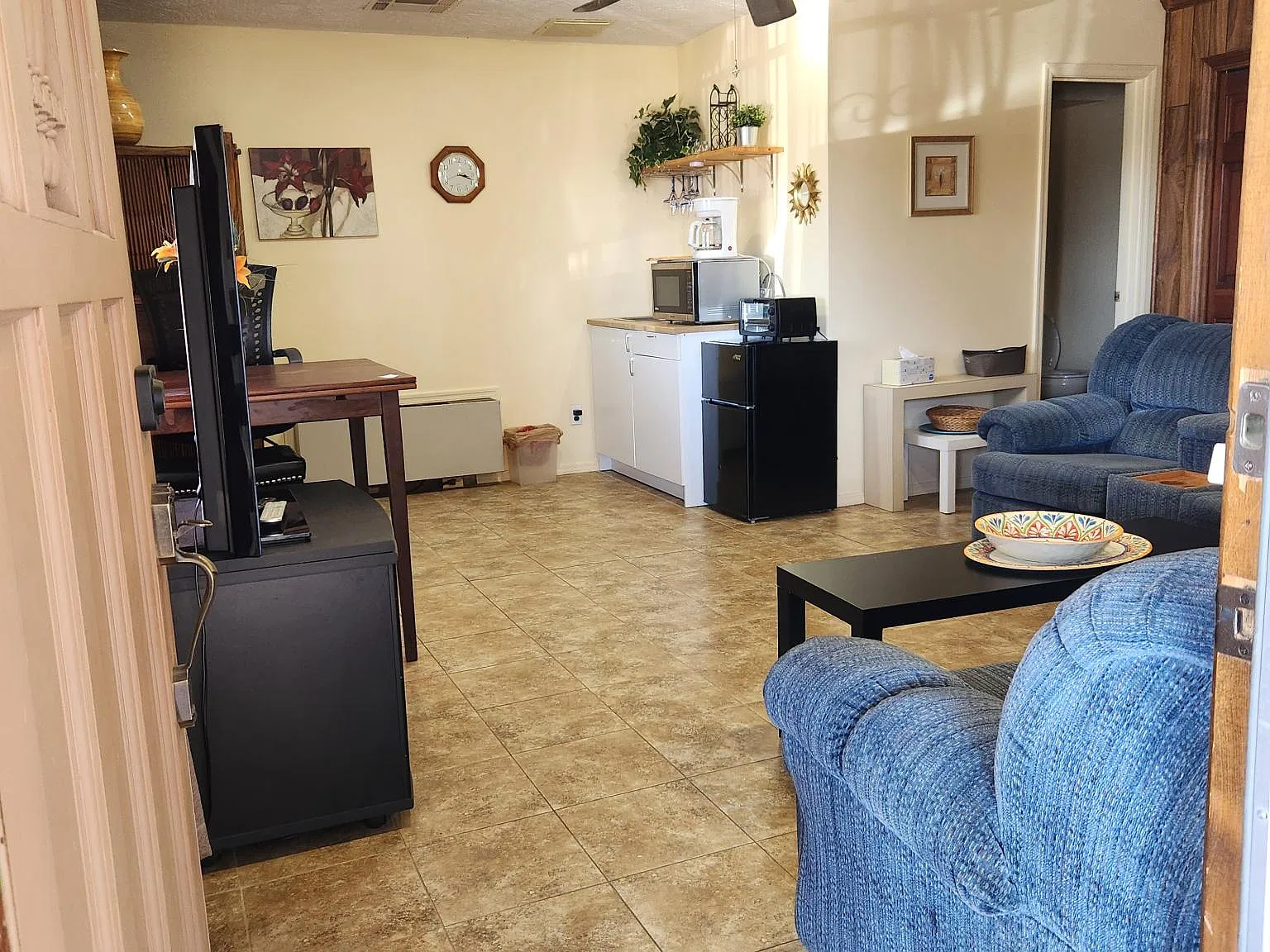 Studio, 500 sqft, $1,050 — Photo 2