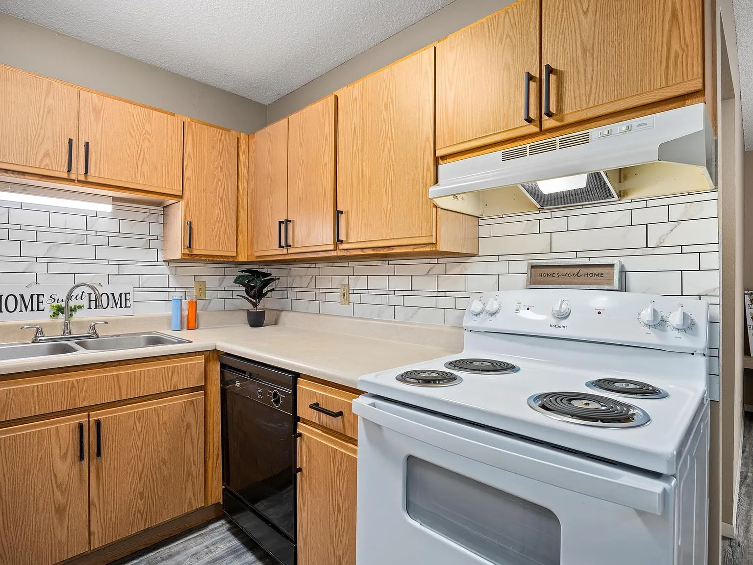 Woods + Meadow Apartments — Photo 4