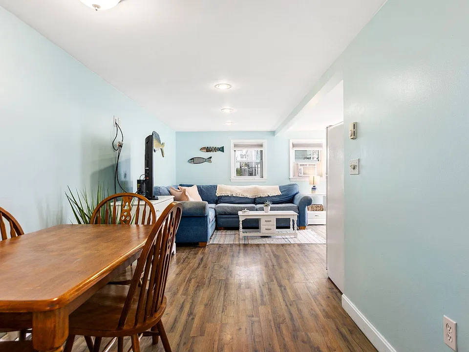 86 Railroad Ave #A