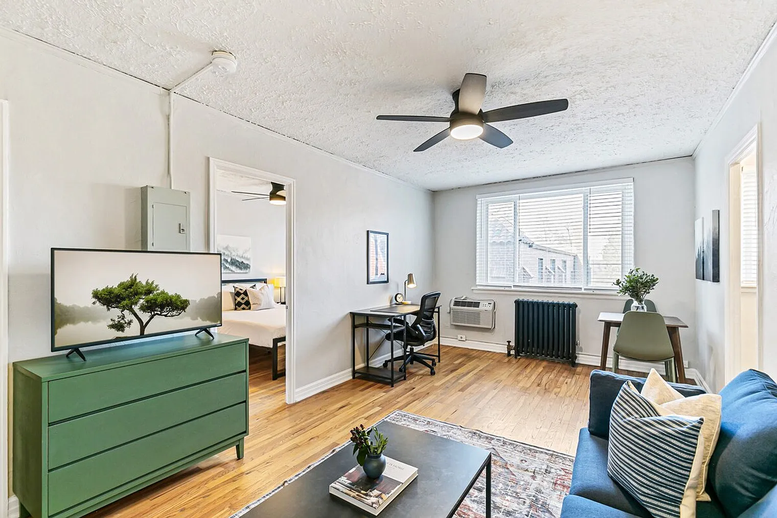1 bed, 1.0 bath, 452 sqft, $2,447 — Photo 1