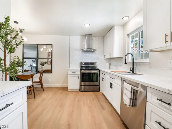 421 Greenbriar Townhouse Way #Townhouse, Las Vegas, NV 89121