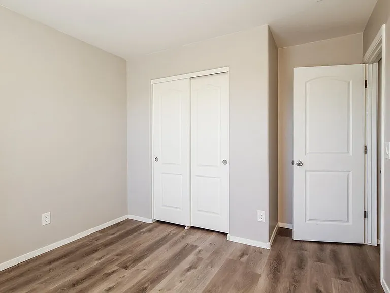 8961 S 253rd Ave — Photo 14
