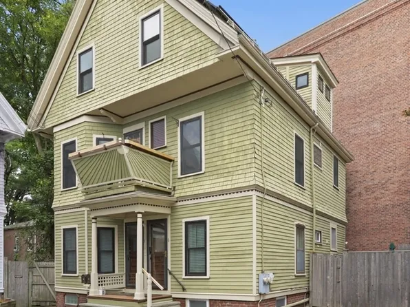 6 Porter Cir, Cambridge, MA 02140