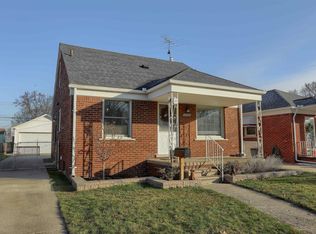 21605 Trombly St, Saint Clair Shores, MI